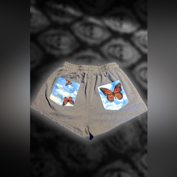 Comfy active S butterfly patterned grey SHIEN jogging shorts with drawstring! - Picture 2 of 3